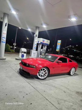 2012 Ford Mustang Premium Coupe