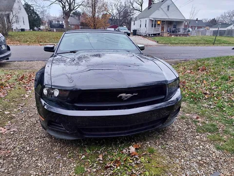 2012 Ford Mustang V6 Convertible
