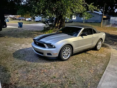 2012 Ford Mustang V6 Convertible