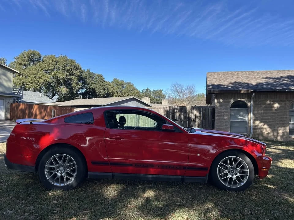 2012 Ford S197 Mustang - Image 2 of 8