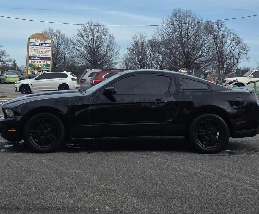 2012 Ford S197 Mustang - Image 5 of 9