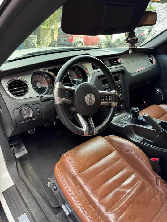 2012 Ford S197 Mustang - Image 5 of 9