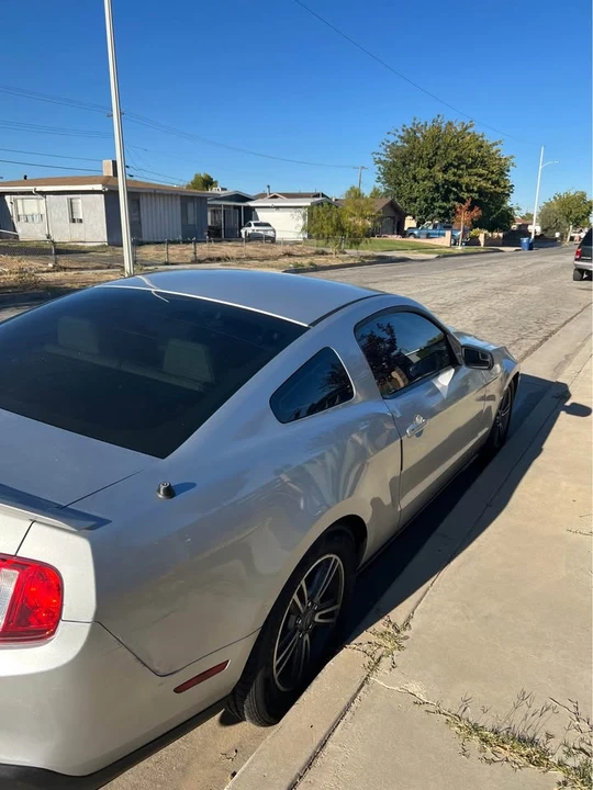 2012 Ford S197 Mustang - Image 2 of 5