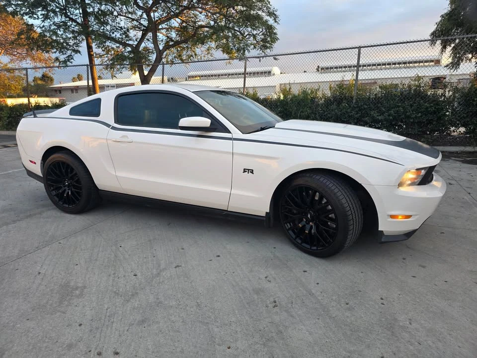 2012 Ford S197 Mustang - Image 2 of 8