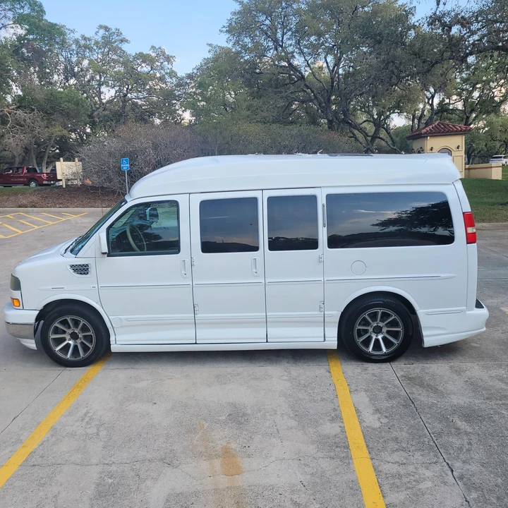 2012 GMC Savana - Image 8 of 31