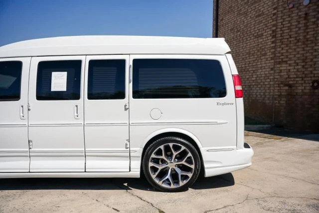 2012 GMC Savana - Image 10 of 21