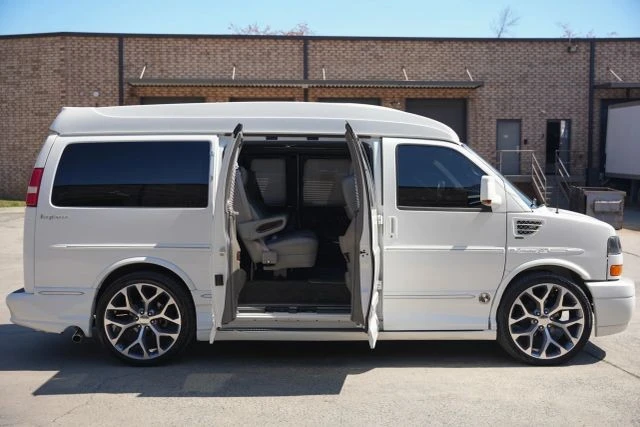 2012 GMC Savana - Image 17 of 21