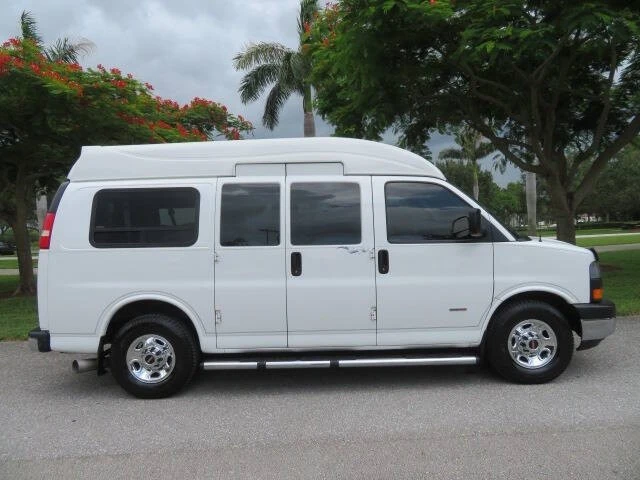 2012 GMC Savana - Image 7 of 12