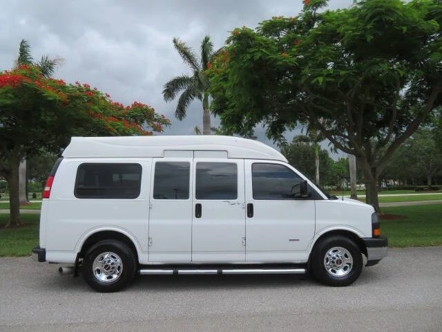 2012 GMC Savana - Image 5 of 12