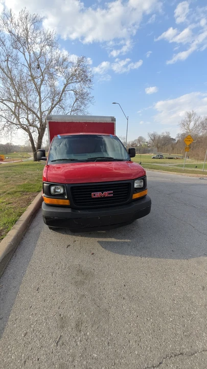 2012 GMC Savana - Image 8 of 10