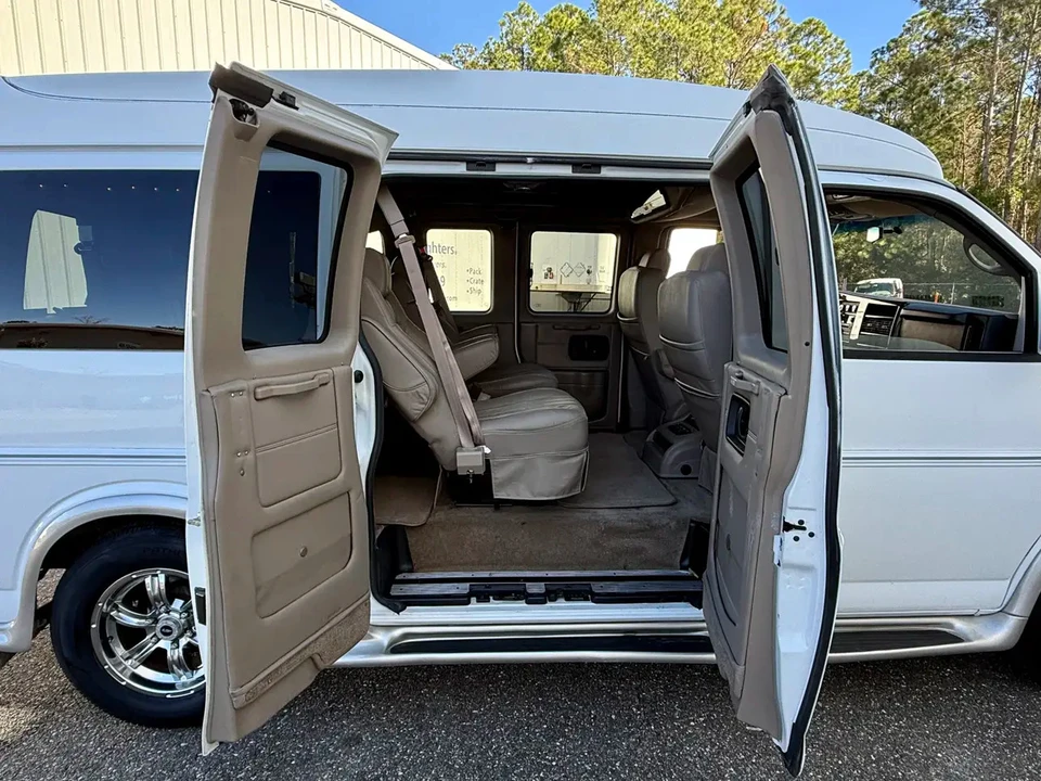 2012 GMC Savana - Image 14 of 21