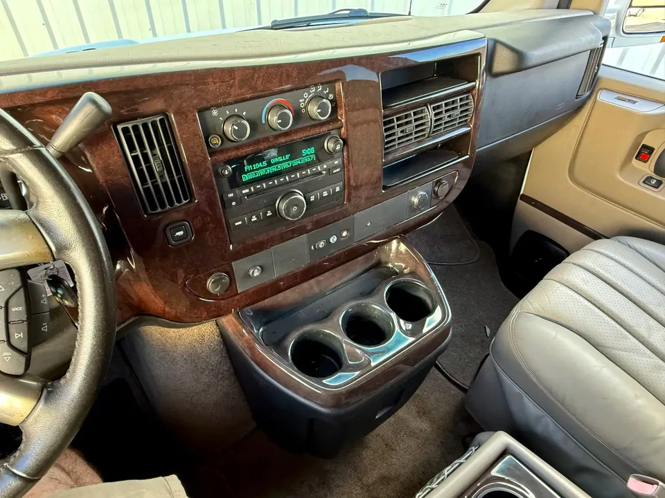 2012 GMC Savana - Image 12 of 21