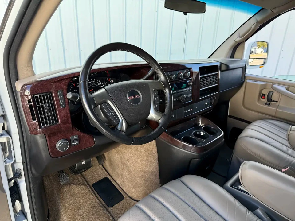 2012 GMC Savana - Image 11 of 21