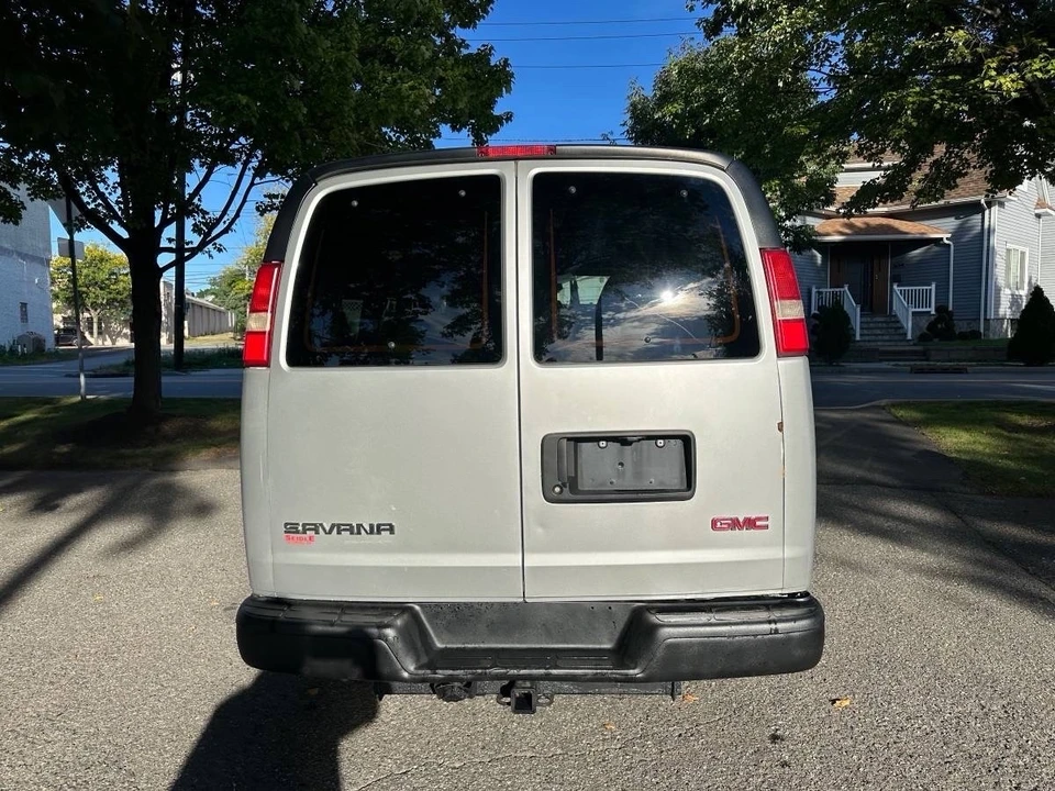 2012 GMC Savana - Image 5 of 10