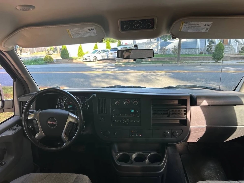 2012 GMC Savana - Image 8 of 10