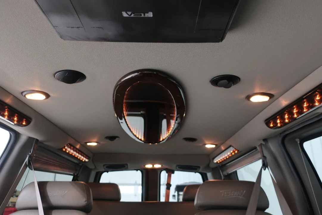 2012 GMC Savana - Image 17 of 21