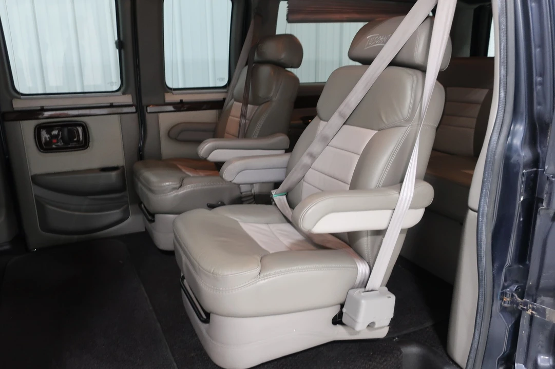 2012 GMC Savana - Image 12 of 21