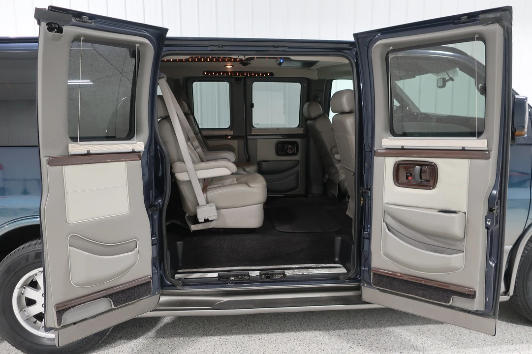 2012 GMC Savana - Image 6 of 21