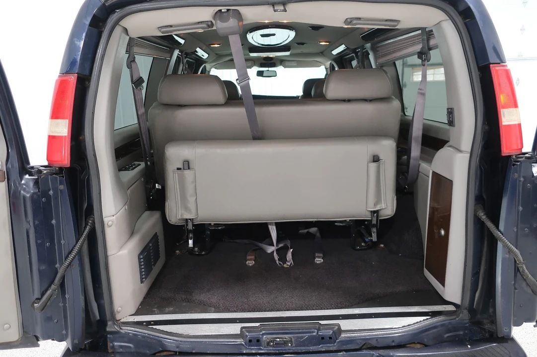 2012 GMC Savana - Image 9 of 21