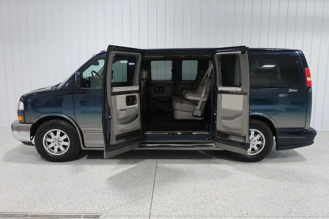 2012 GMC Savana - Image 4 of 21