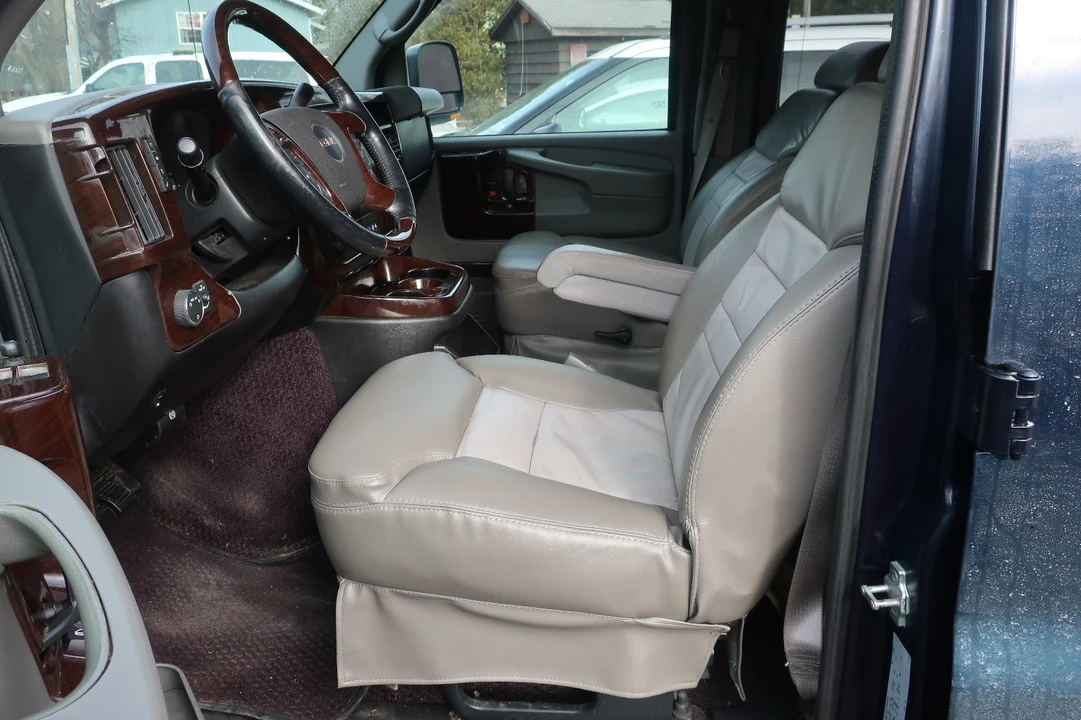2012 GMC Savana - Image 11 of 21