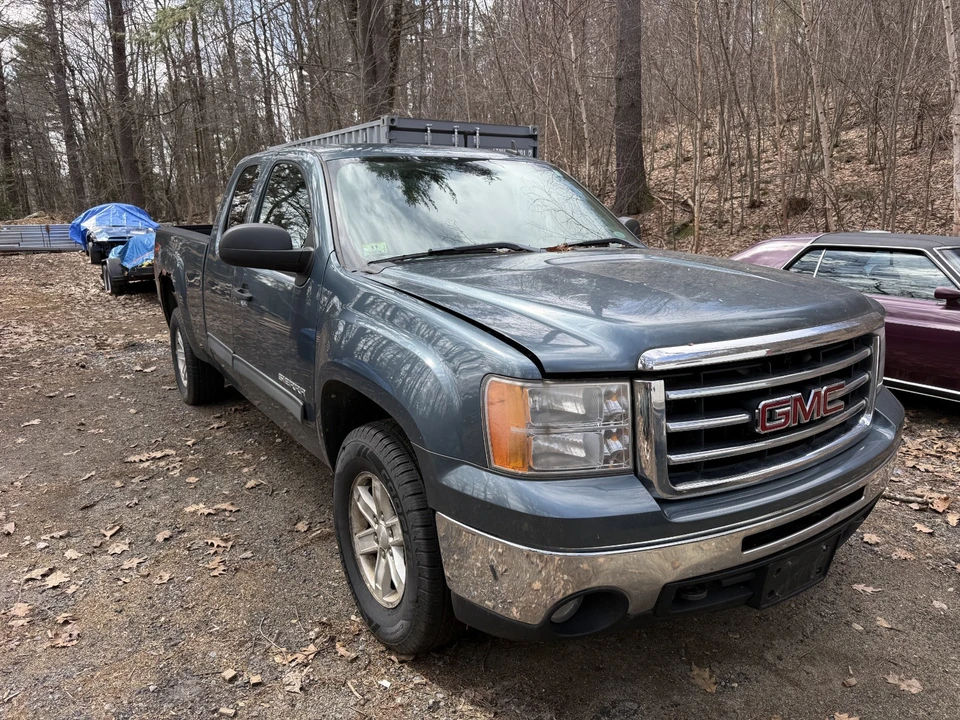 2012 GMC Sierra 3rd Gen - Image 2 of 17