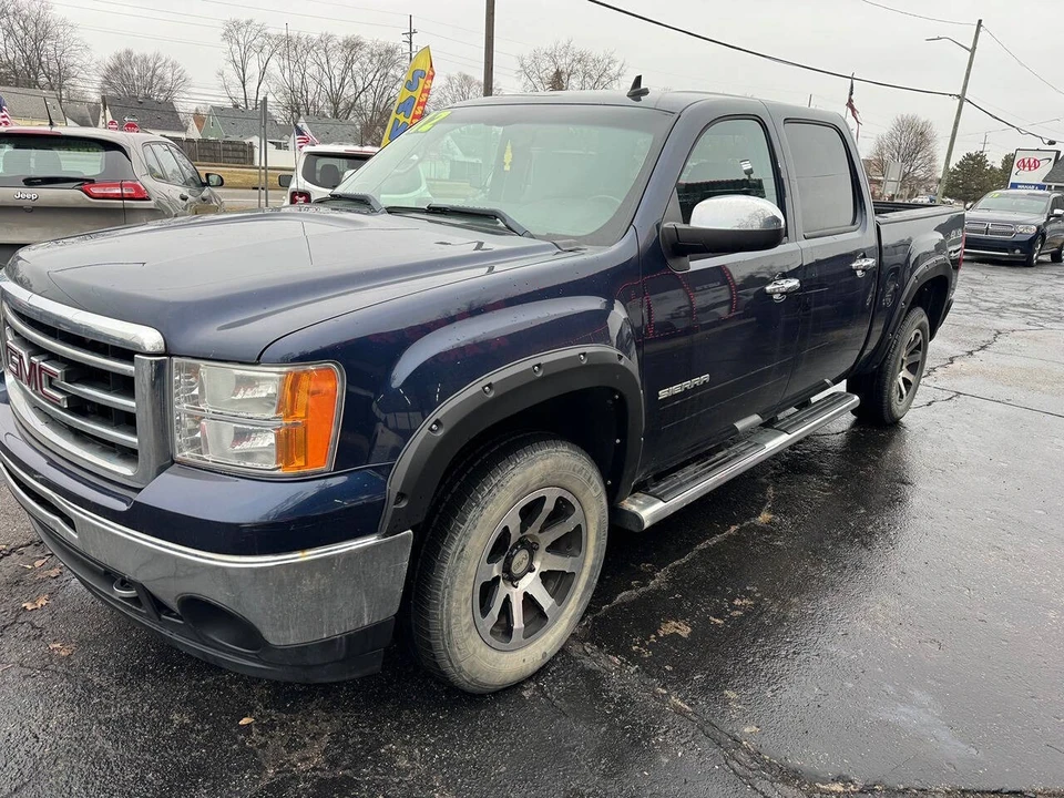 2012 GMC Sierra 2nd Gen - Image 2 of 12