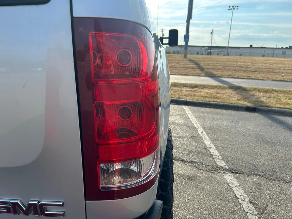 2012 GMC Sierra Heavy Duty 2nd Gen - Image 17 of 31