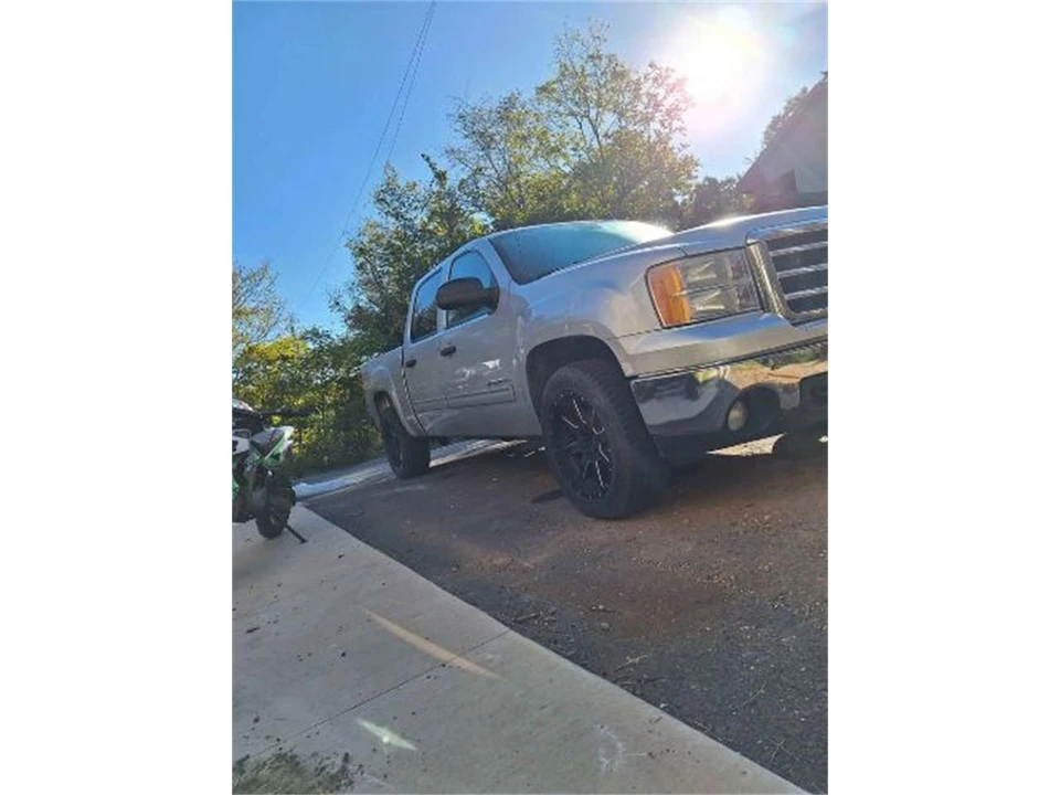 2012 GMC Sierra 3rd Gen - Image 3 of 9