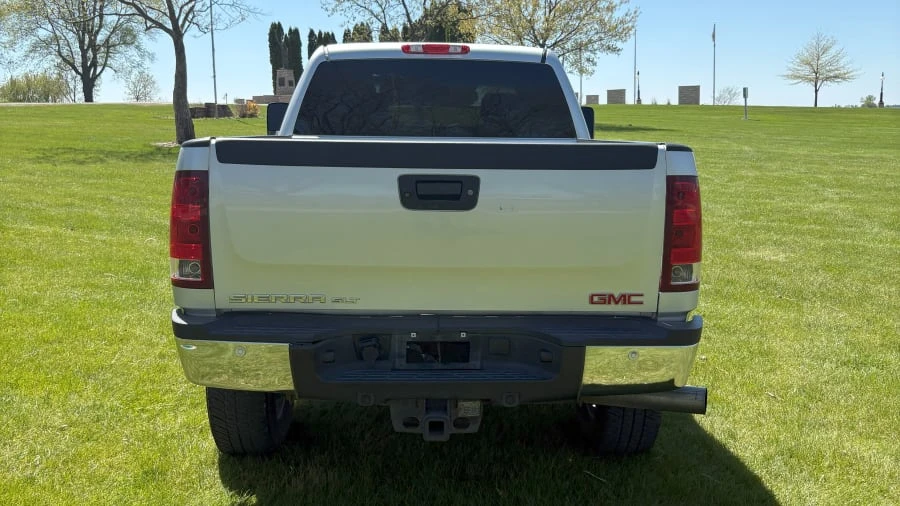 2012 GMC Sierra Heavy Duty 3rd Gen - Image 5 of 19