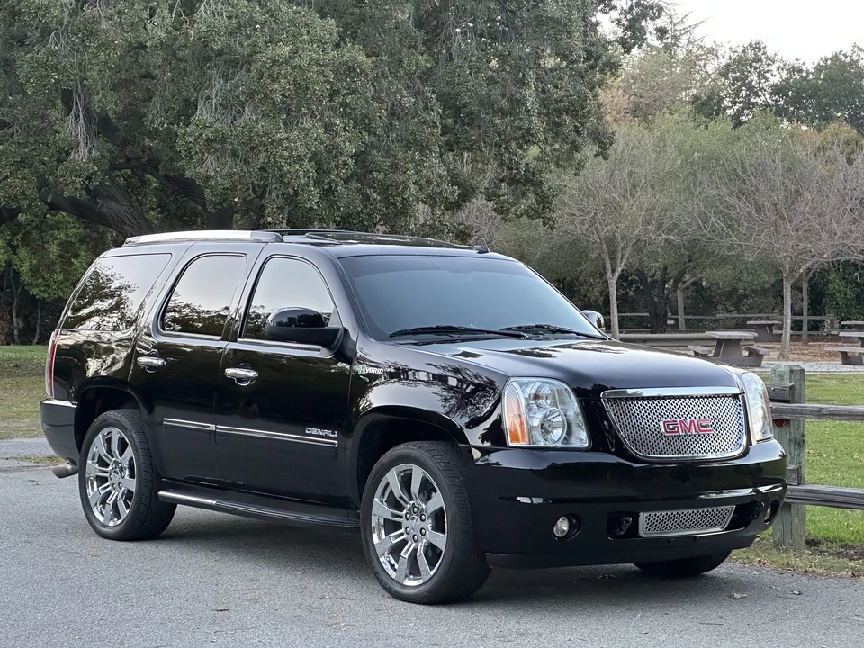 2012 GMC Yukon 3rd Gen - Image 10 of 31