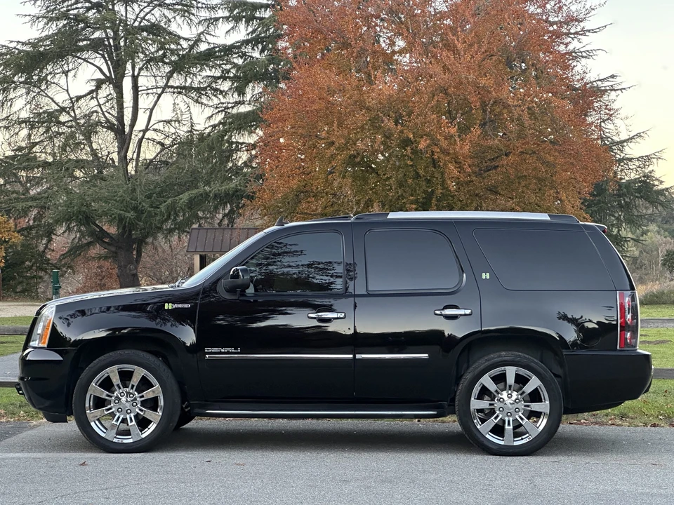 2012 GMC Yukon 3rd Gen - Image 3 of 31