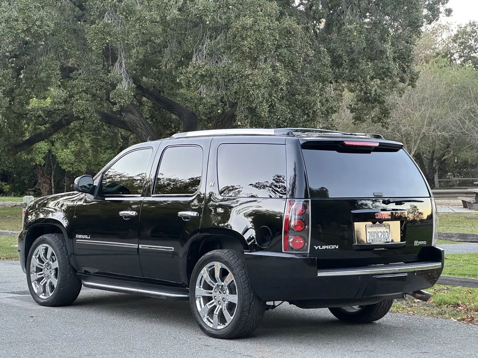 2012 GMC Yukon 3rd Gen - Image 4 of 31
