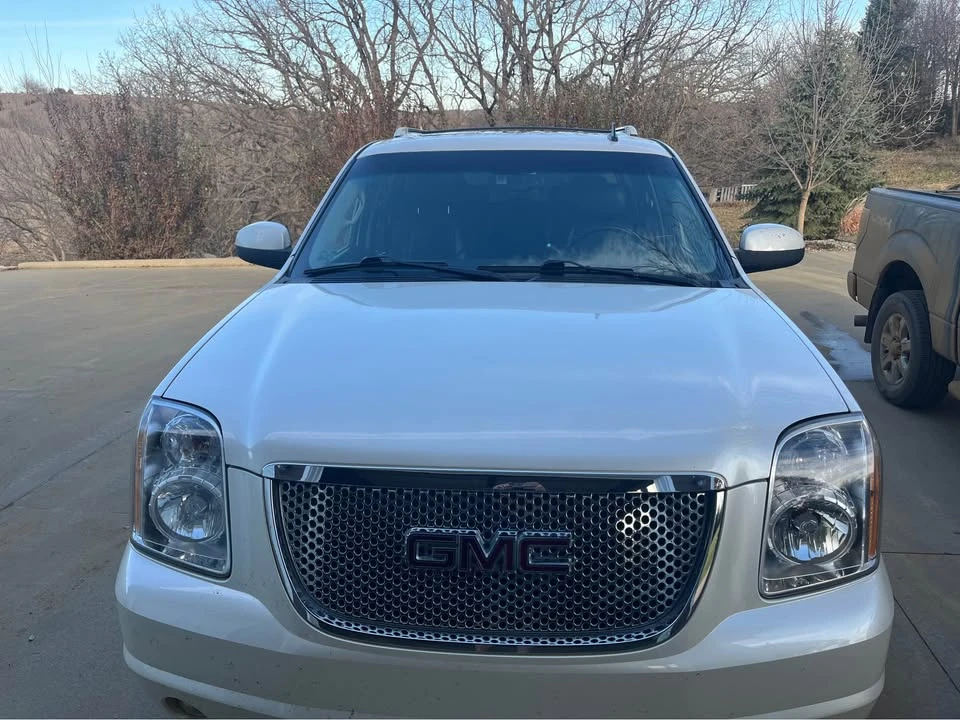 2012 GMC Yukon 3rd Gen - Image 3 of 8