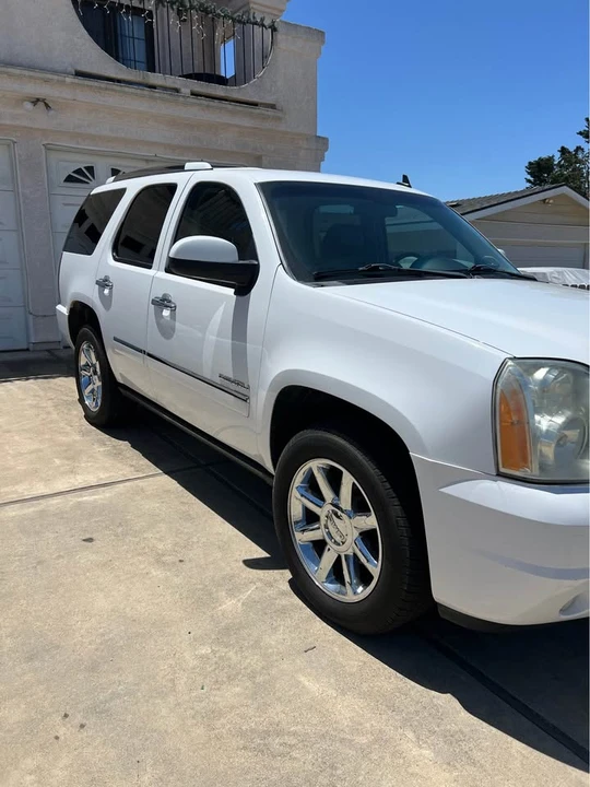 2012 GMC Yukon 3rd Gen - Image 3 of 14