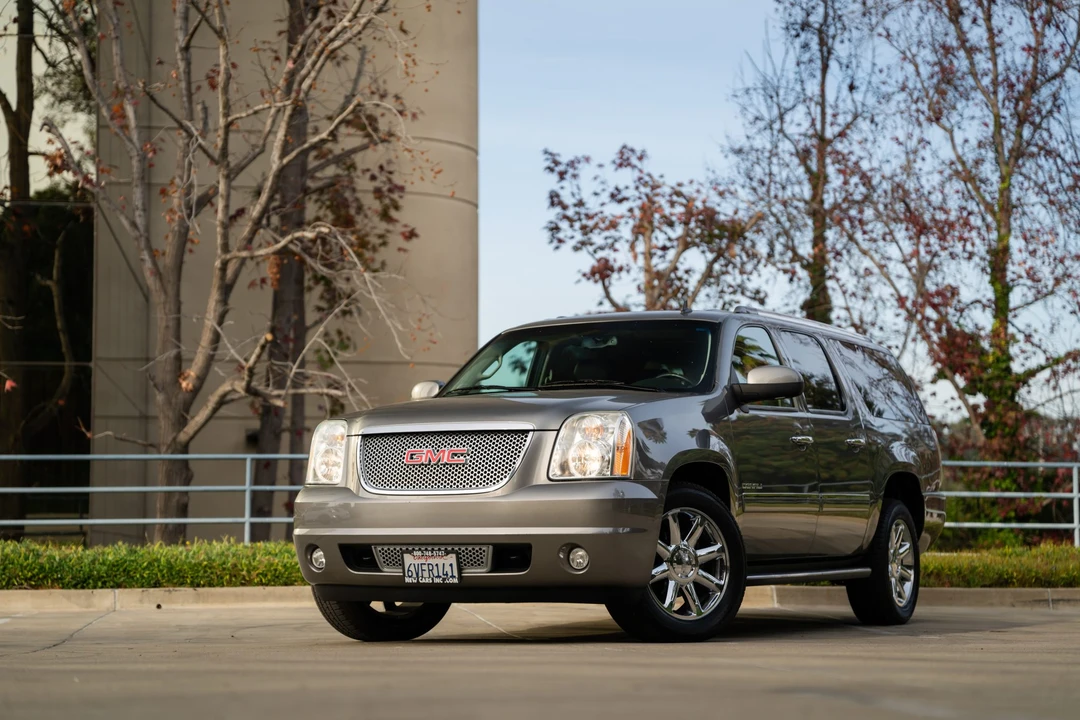 2012 GMC Yukon 3rd Gen - Image 2 of 31