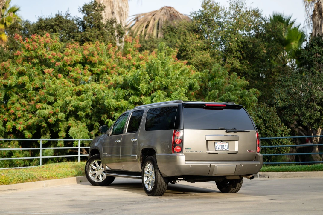 2012 GMC Yukon 3rd Gen - Image 4 of 31