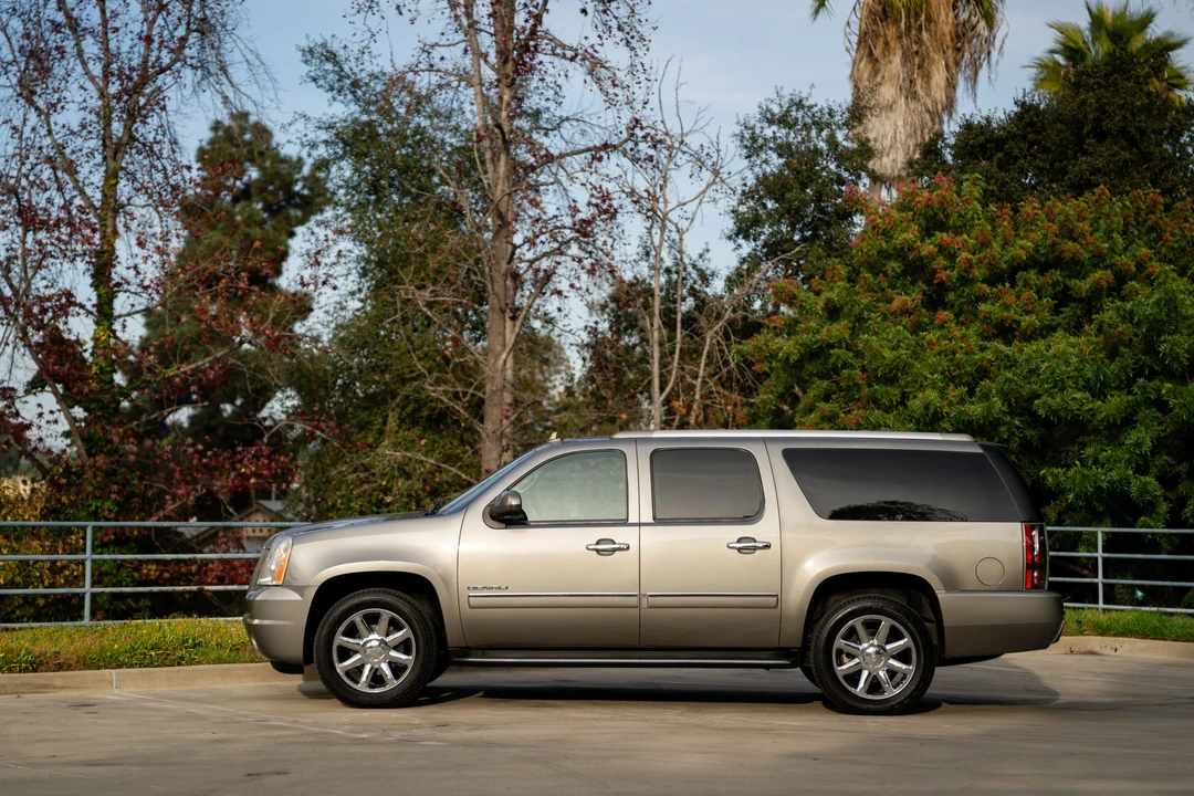 2012 GMC Yukon 3rd Gen - Image 3 of 31