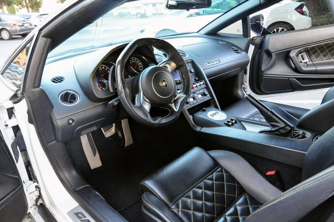 2012 Lamborghini Gallardo LP570-4 Spyder Performante - Image 10 of 18