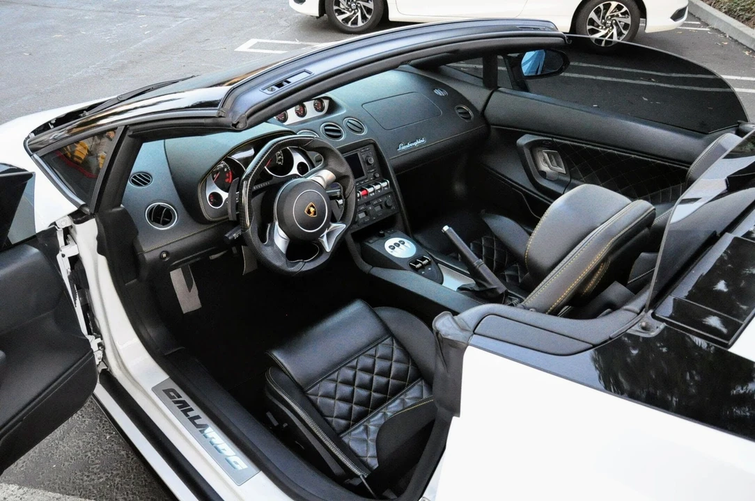 2012 Lamborghini Gallardo LP570-4 Spyder Performante - Image 11 of 18