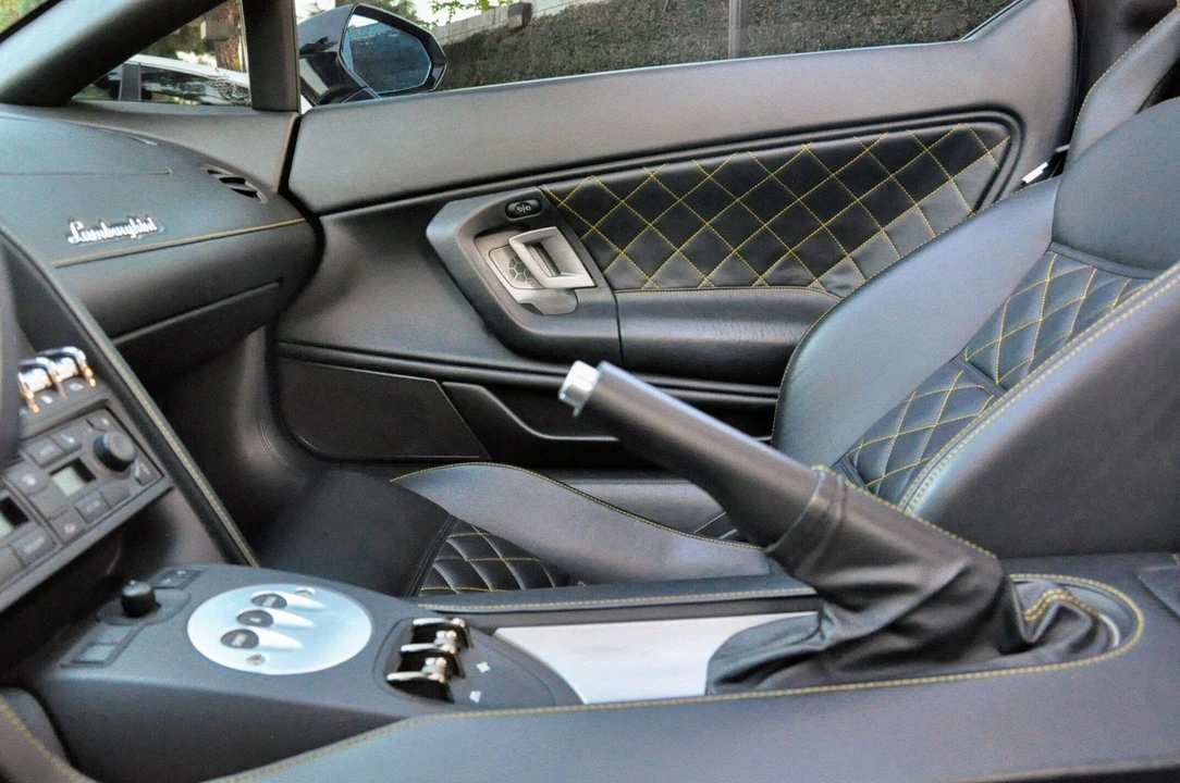 2012 Lamborghini Gallardo LP570-4 Spyder Performante - Image 13 of 18