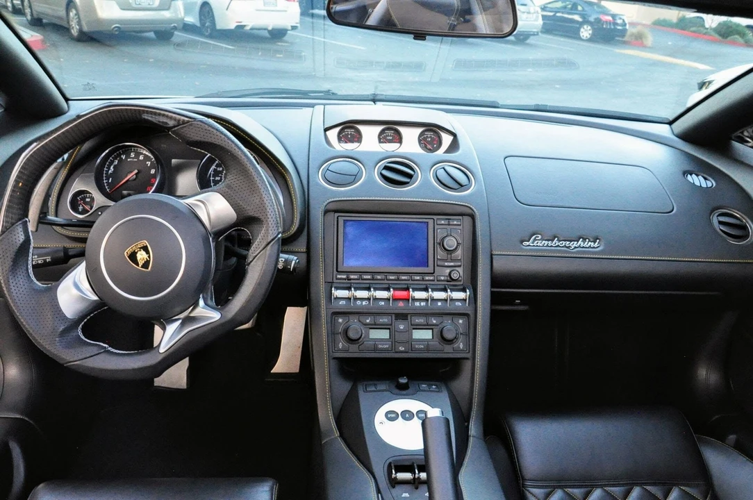 2012 Lamborghini Gallardo LP570-4 Spyder Performante - Image 15 of 18