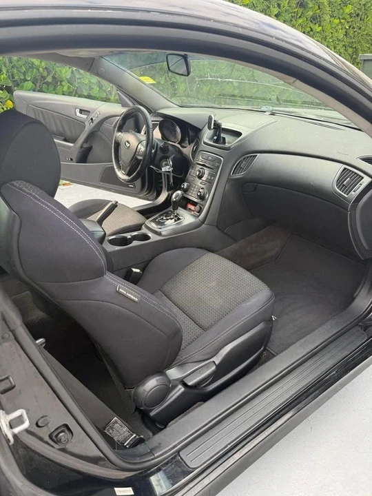 2012 Genesis - Image 11 of 11