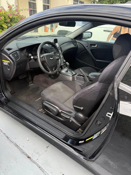 2012 Genesis - Image 8 of 11