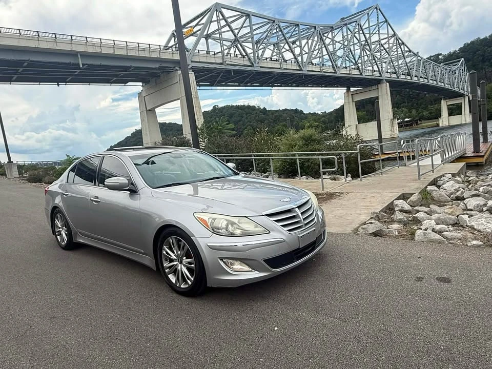2012 Hyundai Genesis - Image 6 of 17