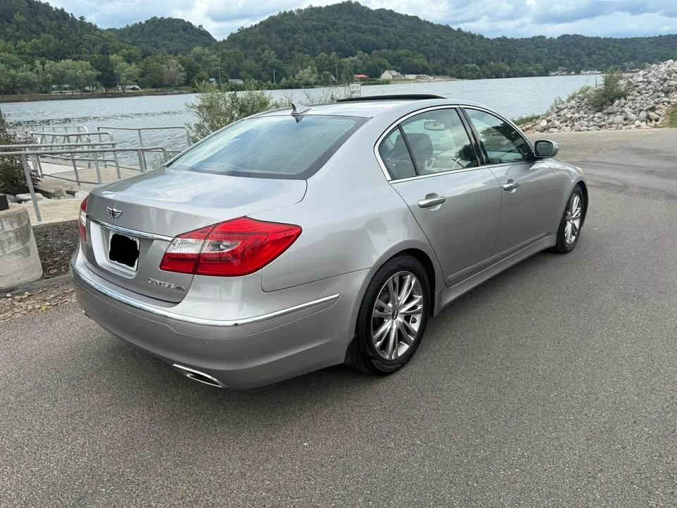 2012 Hyundai Genesis - Image 8 of 17