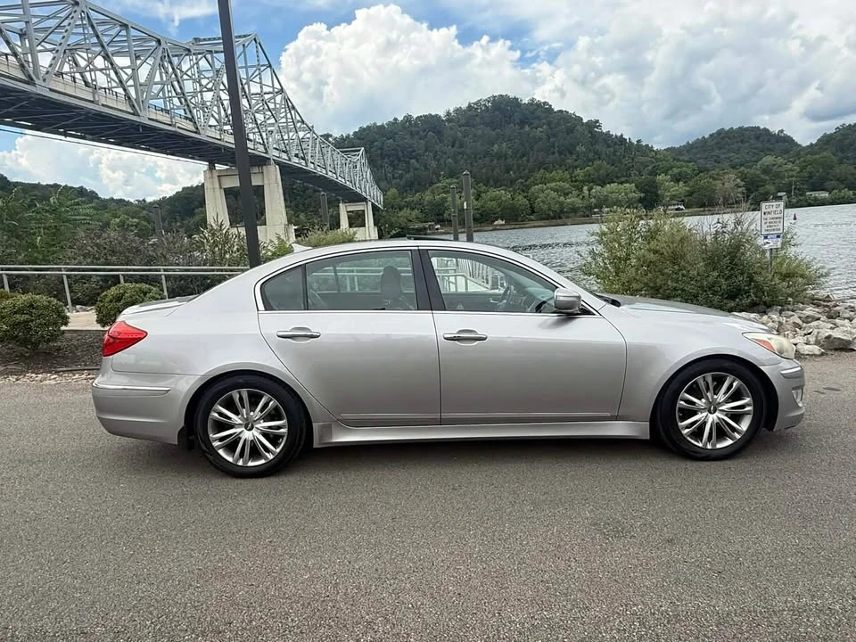 2012 Hyundai Genesis - Image 4 of 17