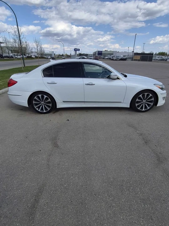 2012 Genesis - Image 4 of 14