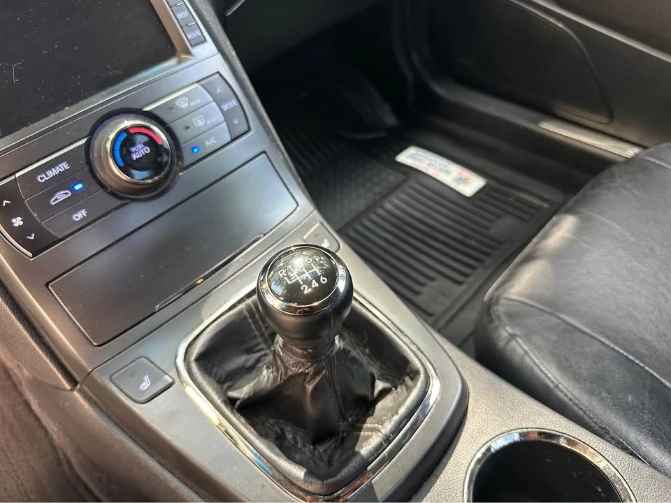 2012 Genesis - Image 15 of 19