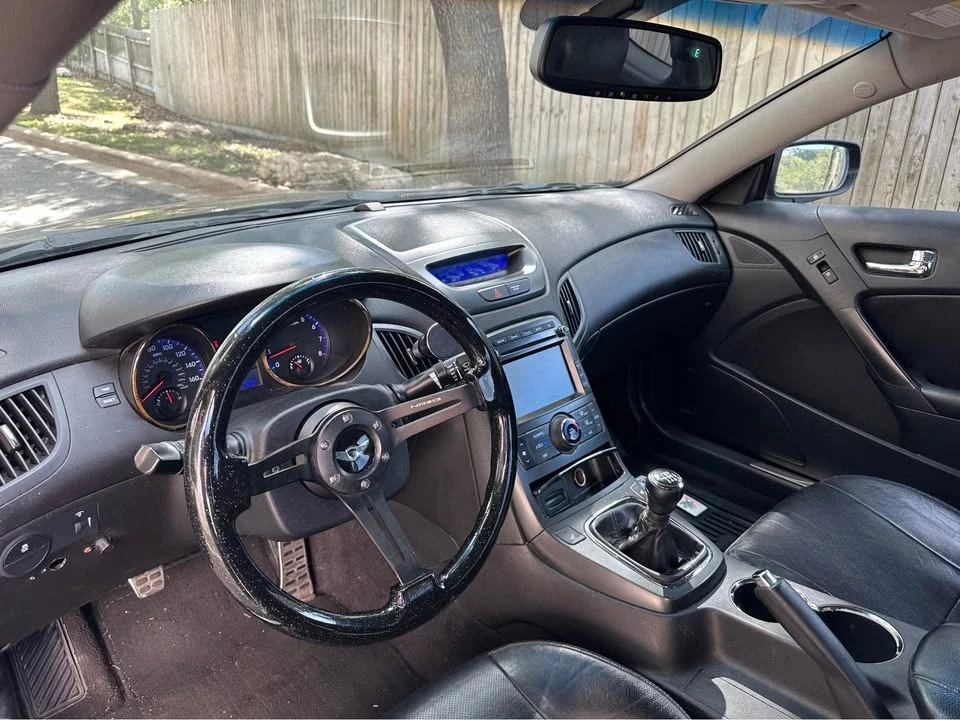 2012 Genesis - Image 14 of 19